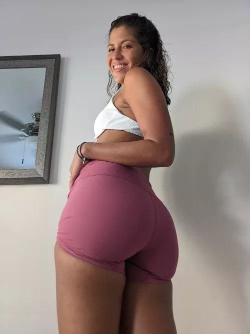 How do I look? by TheSophiaRodriguez