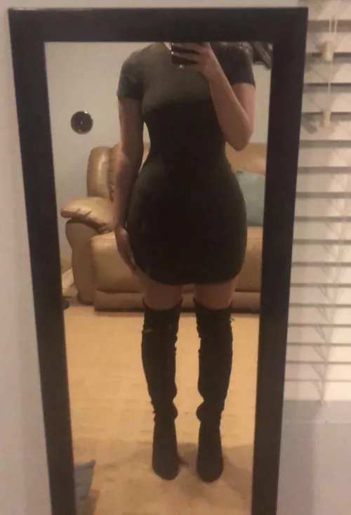 How do I look? by realprettyangel