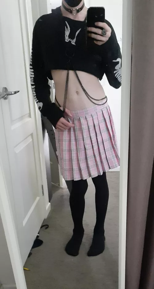 How do I look? >///< by The_False_Switch