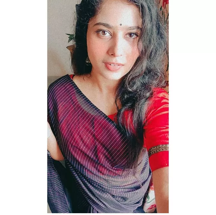 How do I look? 🙈 (F) married desi girl , telegram- slidingslapper posted by Sensitive_Mixture117