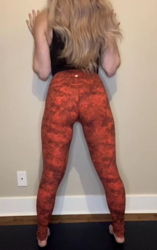 How do I look in red? ☺️ by leannequeen13