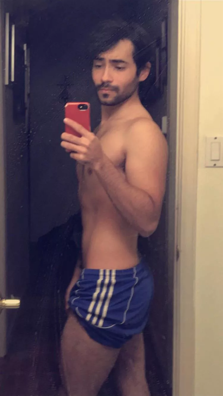 How do I look? :) posted by MechinicalIncline