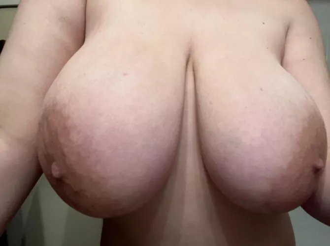 How do I stack up against your ex? by Lyra_Luxx