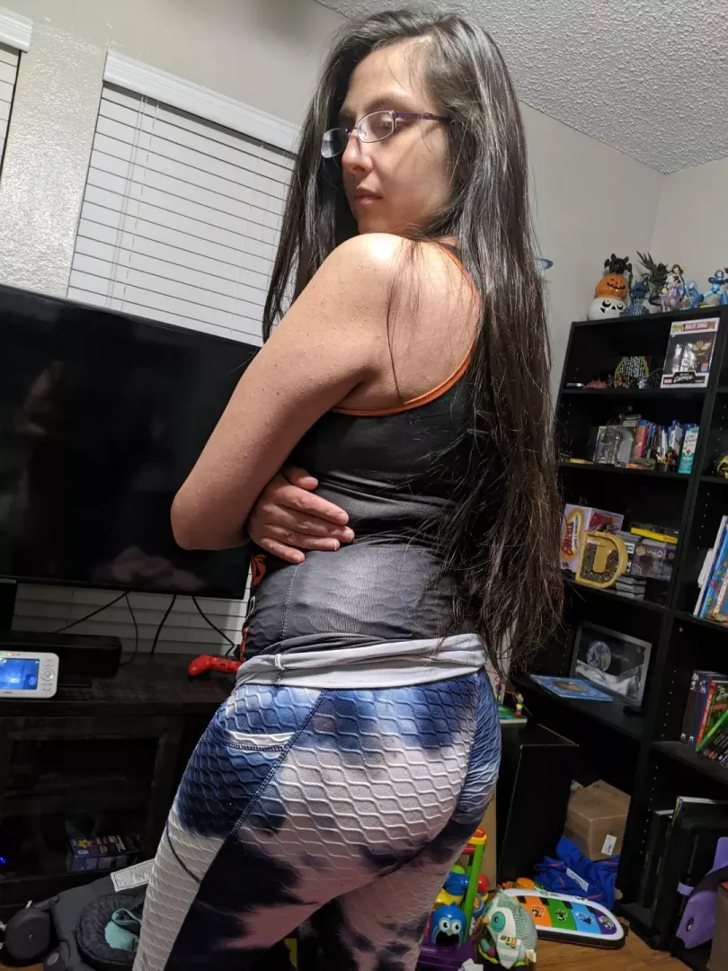 how do my leggings look on me? by xBlackRosex-