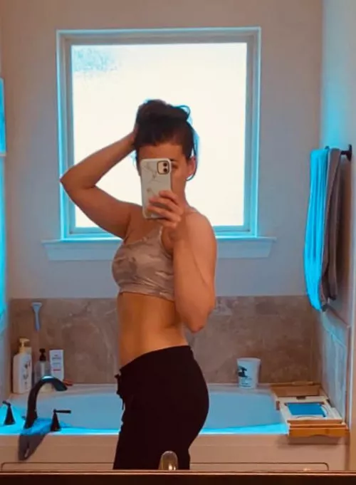 How do you feel about fit moms? by collaredmilf