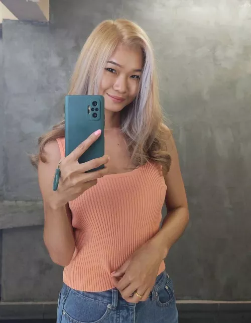 how do you like my new look? by Tickypose