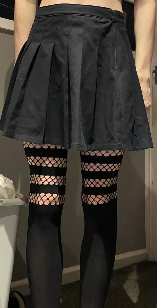 How do you like my new tights? (Ignore the really creased skirt I have no way to wash it in the summer hh) by ZoeBoop473