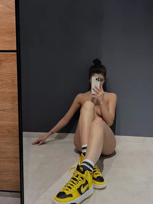 How do you like my photo? 👀 by Annaaxe