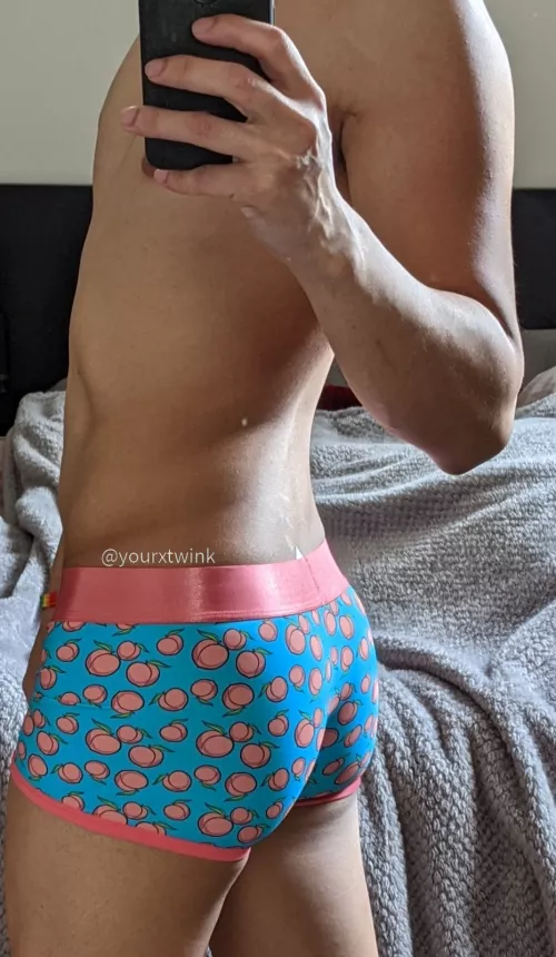 How do you like them 🍑🍑? by yourxtwink