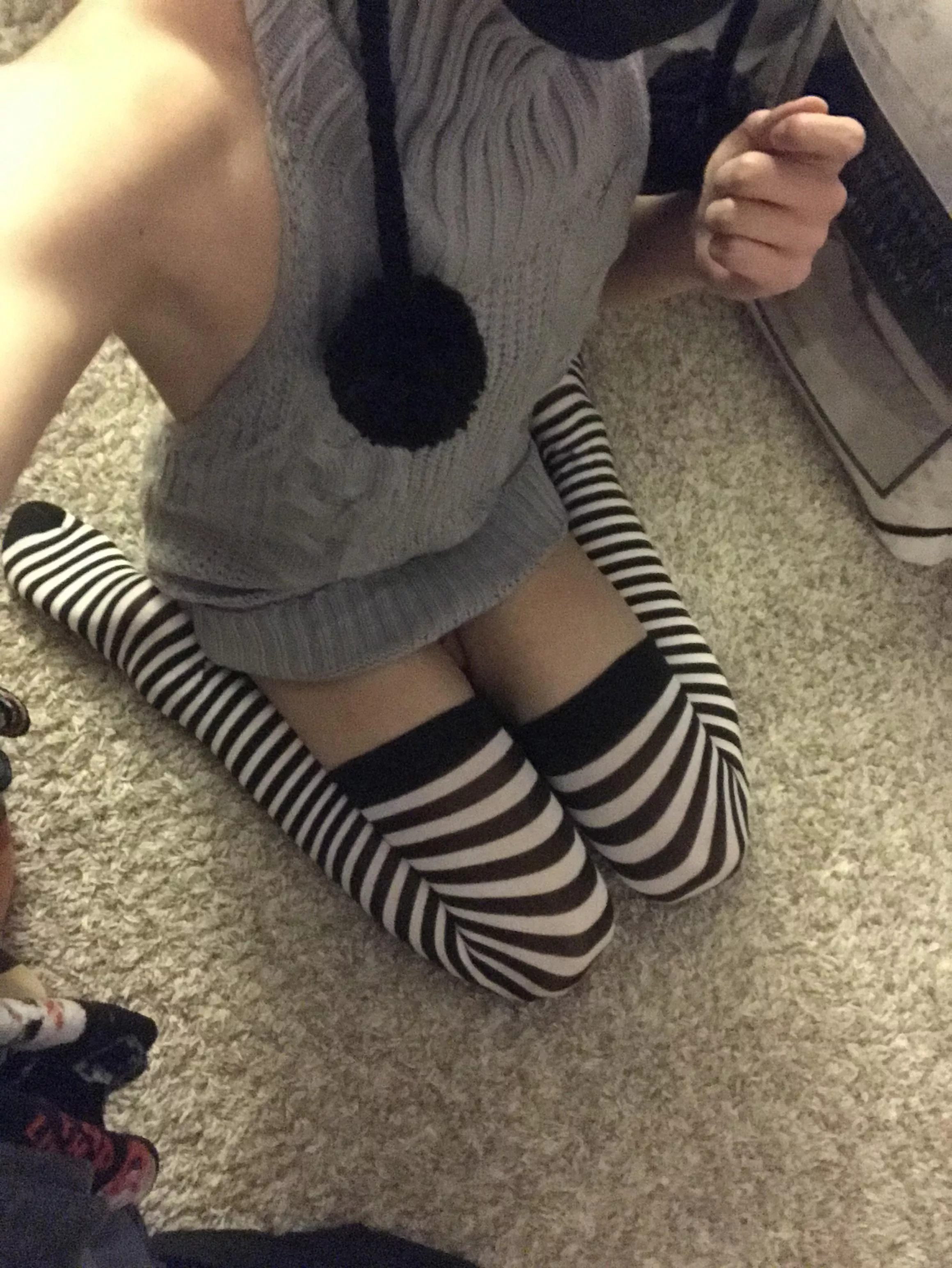 How does everyone like my new sweater :3 posted by emoparker54
