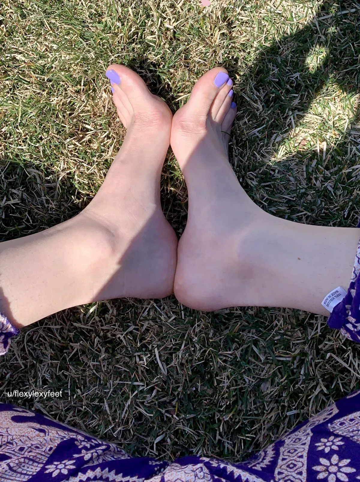 How far would you go at the park if I asked you to worship my feet? posted by FlexyLexyFeet