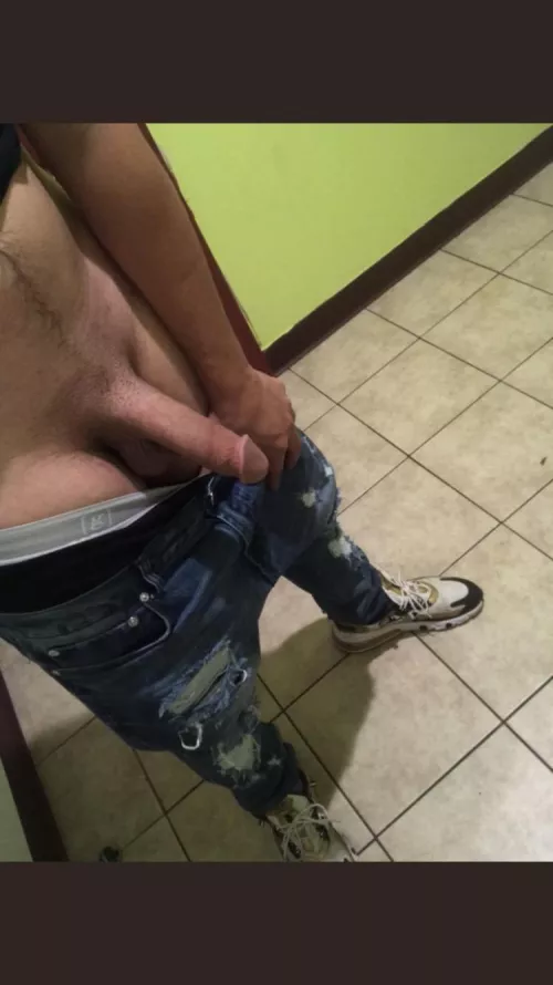 How I look by llgddc