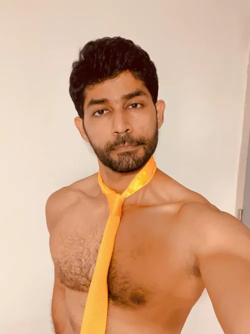 How is my tie? by oradagan