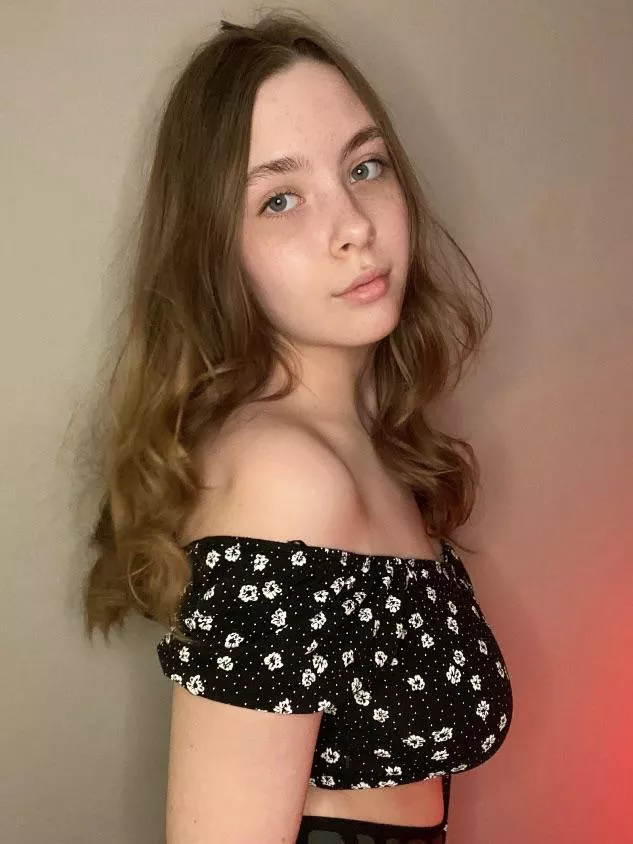 how is your monday?✨ posted by littlemirta