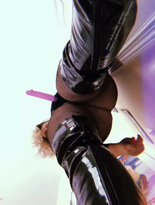 how it looks when a giantess is about to deepthroat you [f] by thedommejay