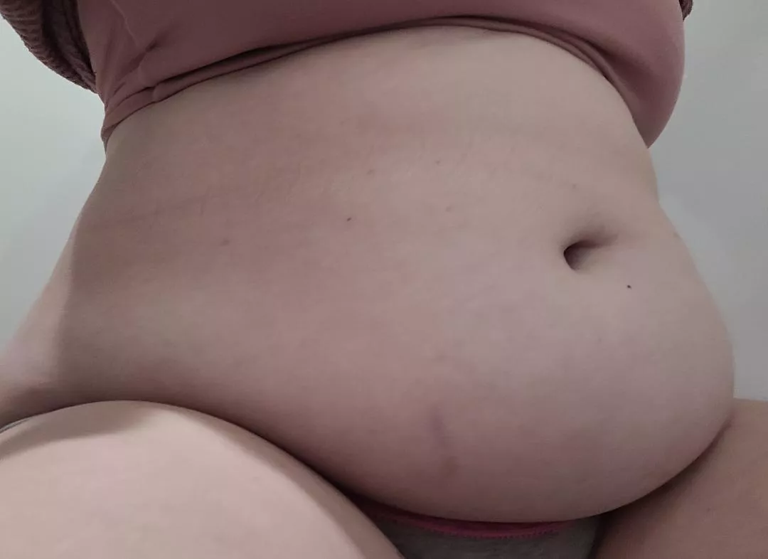 how long before more stretch marks come in? 🤤 posted by elliebulge