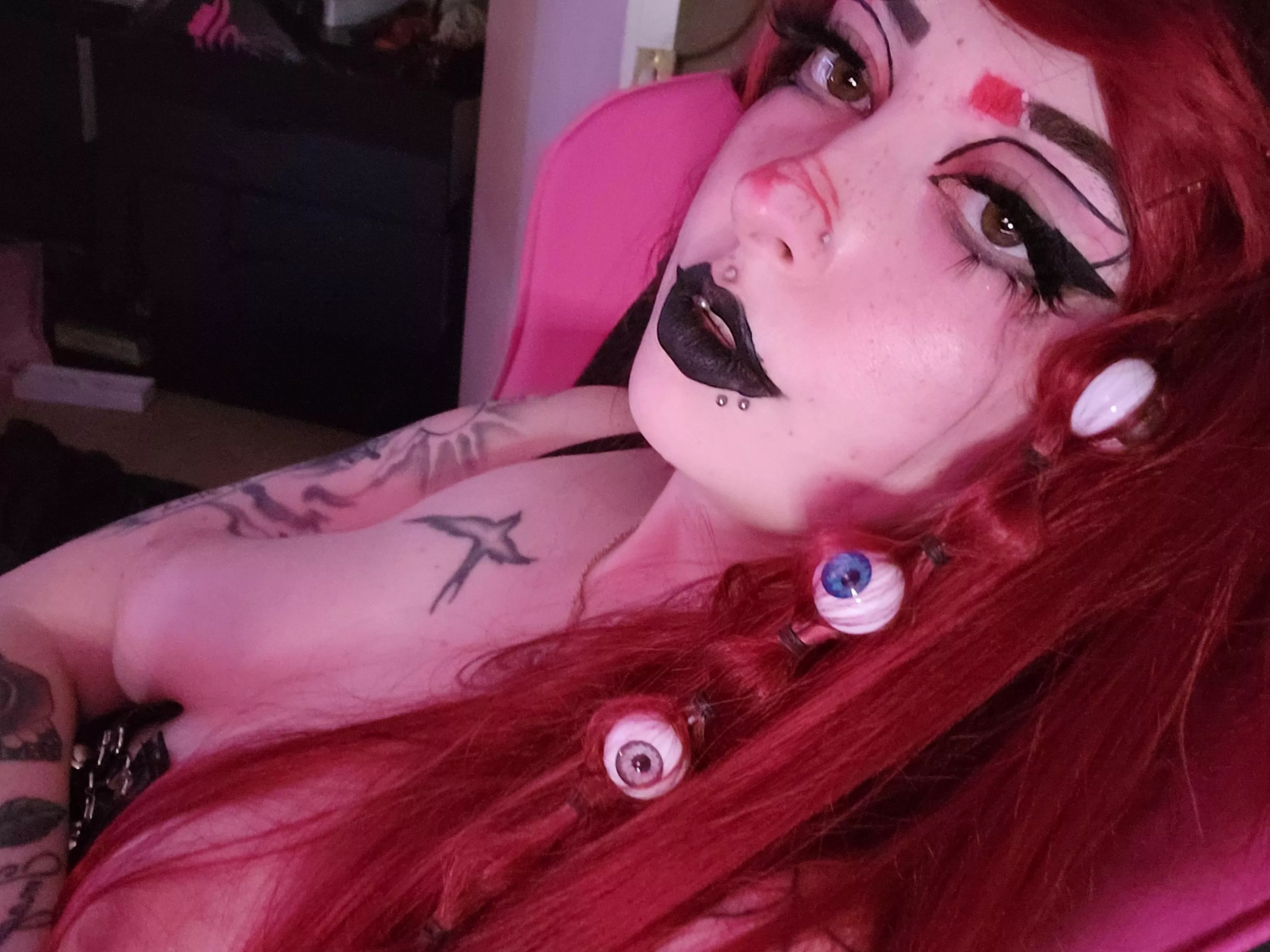 how long can you go without blinking? posted by xdream_scapex