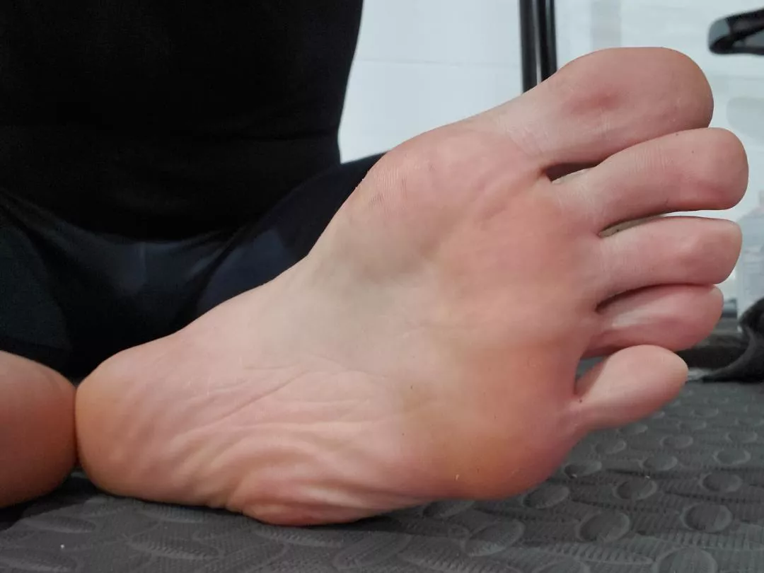 How long would you last worshipping my feet? posted by solosole314