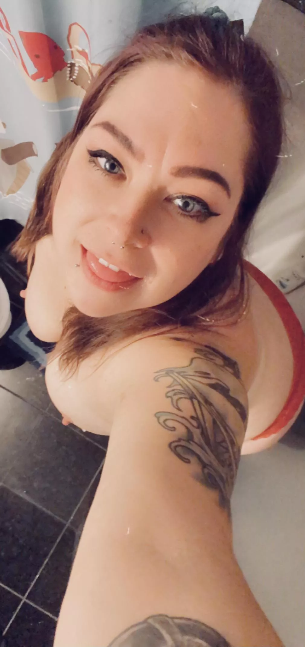 How many of your friends could you get to come over and play😏😈 posted by LeahMoonstarzz