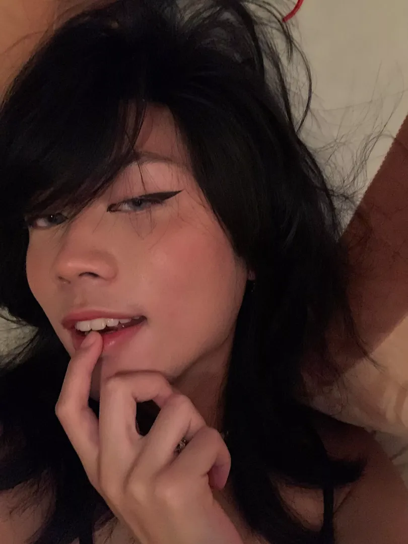 how much do i have to entice u to come to bed with me huh? posted by Jet-Blackk
