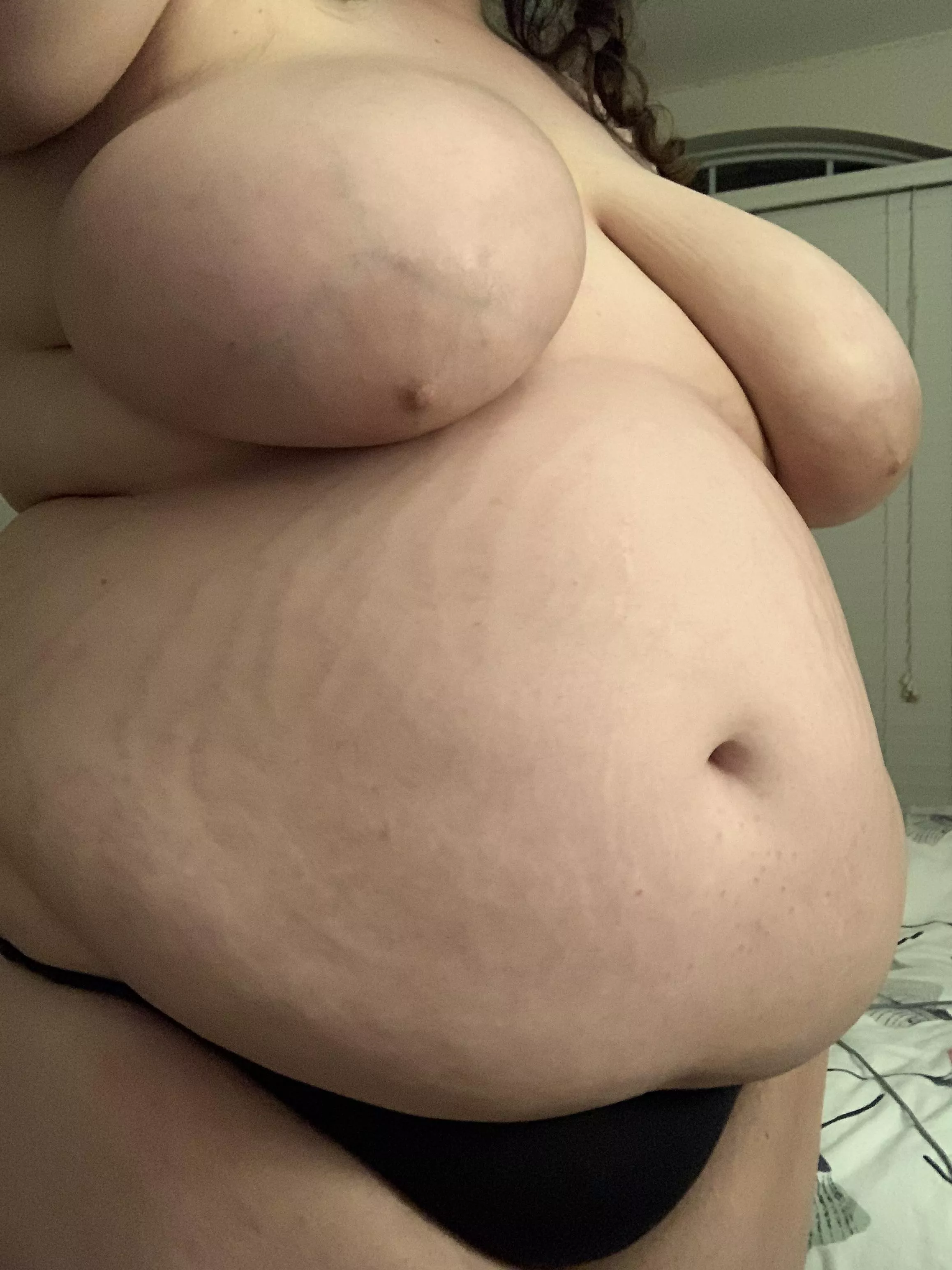 How much food do you think is stuffed in this slut’s belly? posted by slutcream53