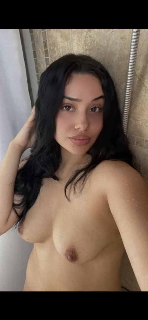 How tempting am I ? ☺️ by sexxxyeri