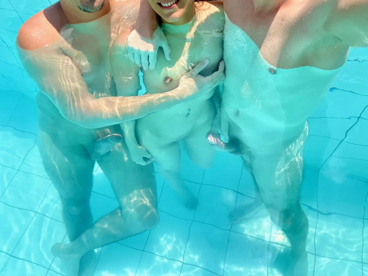 How we keep cool on our MFM vacation 💦 posted by mupfel1997