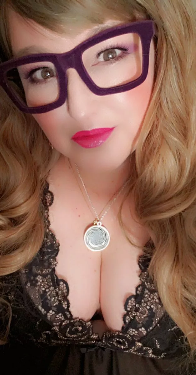 How will you worship Mistress today? posted by hypno_amethyst