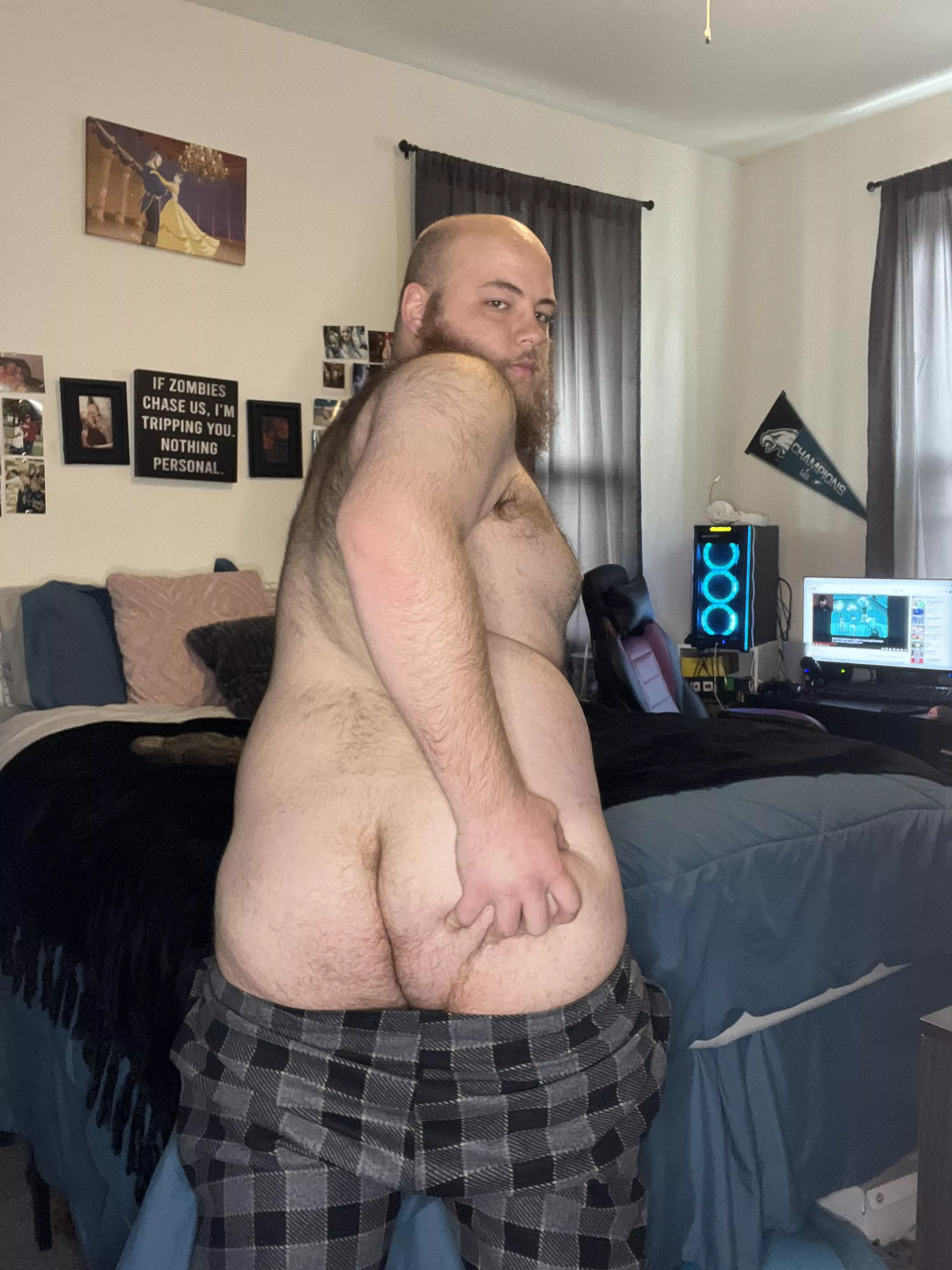How would y’all rate my butt posted by ubigboibear