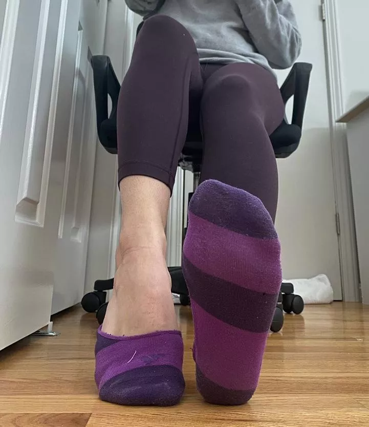 How would you like these sweaty socks in your face?😏 posted by Realistic-Olive-9974