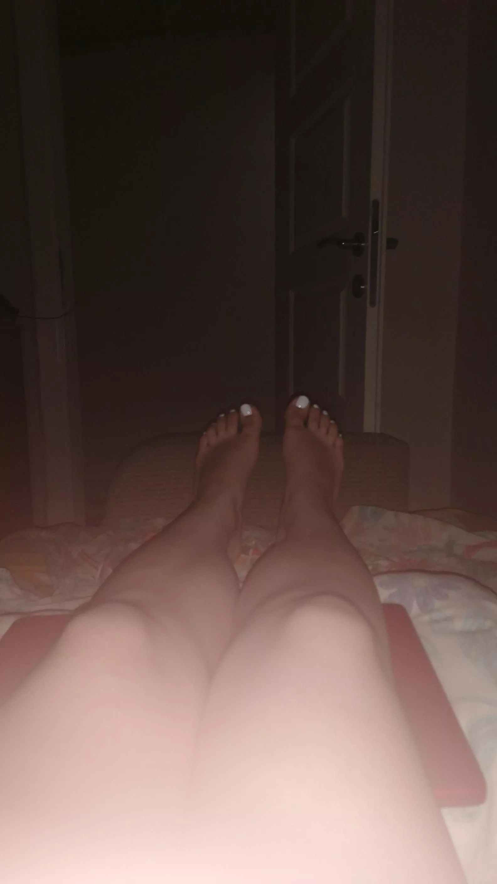 how would you like to lick these toes? should I shove them into your mouth or will you be willing to lick them? :) posted by babenile