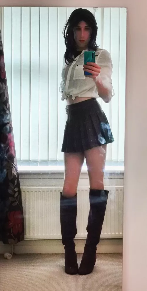 how would you make me feel more fem 😋 by Ashxdr