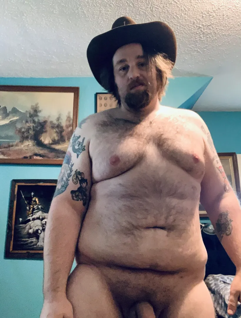 Howdy 🤠 posted by thicclumberjack