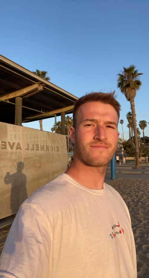 How’s everyone’s Monday? by -Zinger