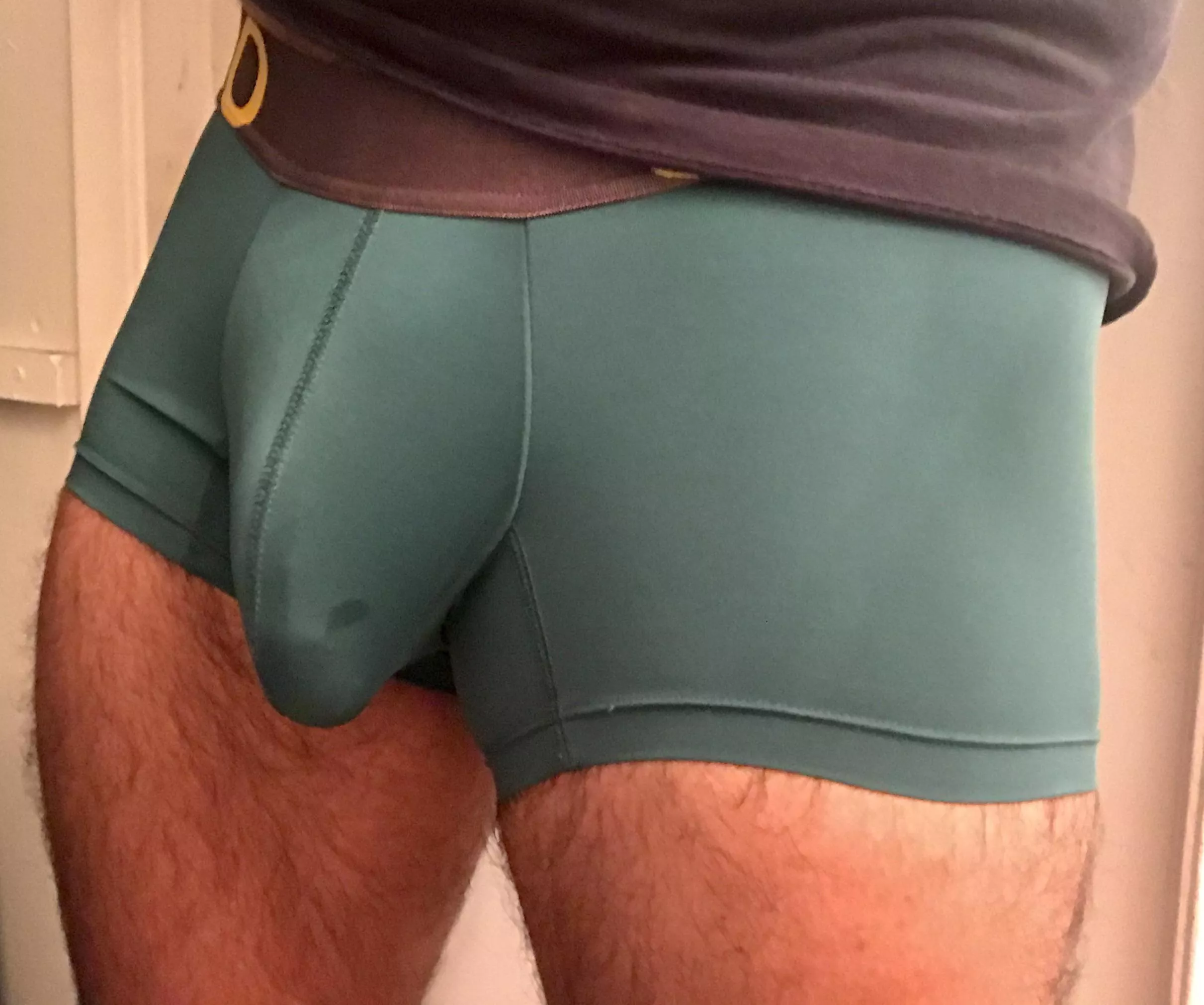 How’s everyone’s night going? Let’s talk posted by empathicpanther