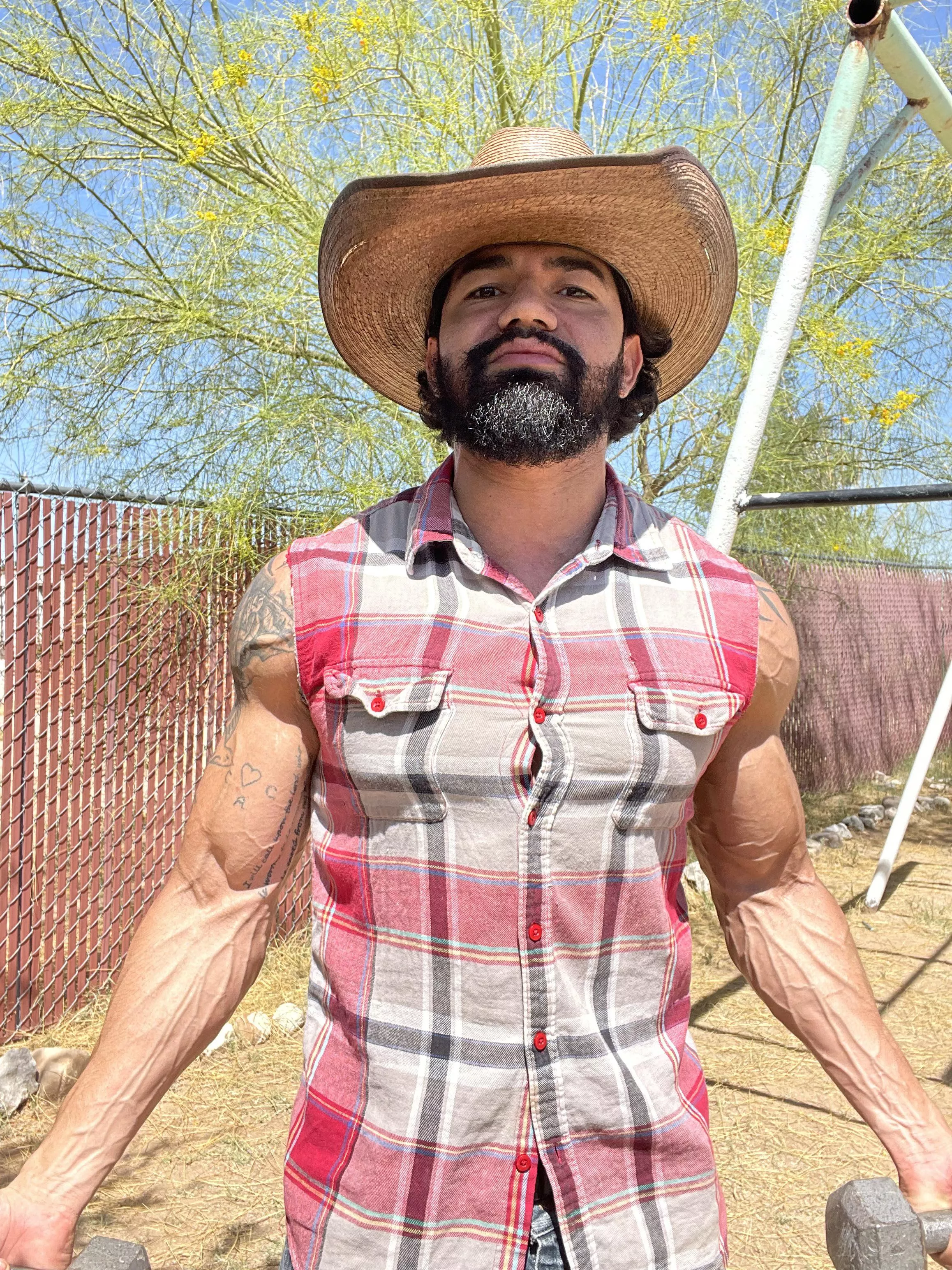 How’s my arms looking ? posted by Thecompasergio