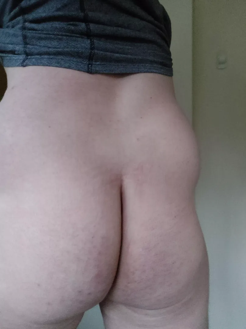 How's my ass? 🙃 posted by ArcWld22
