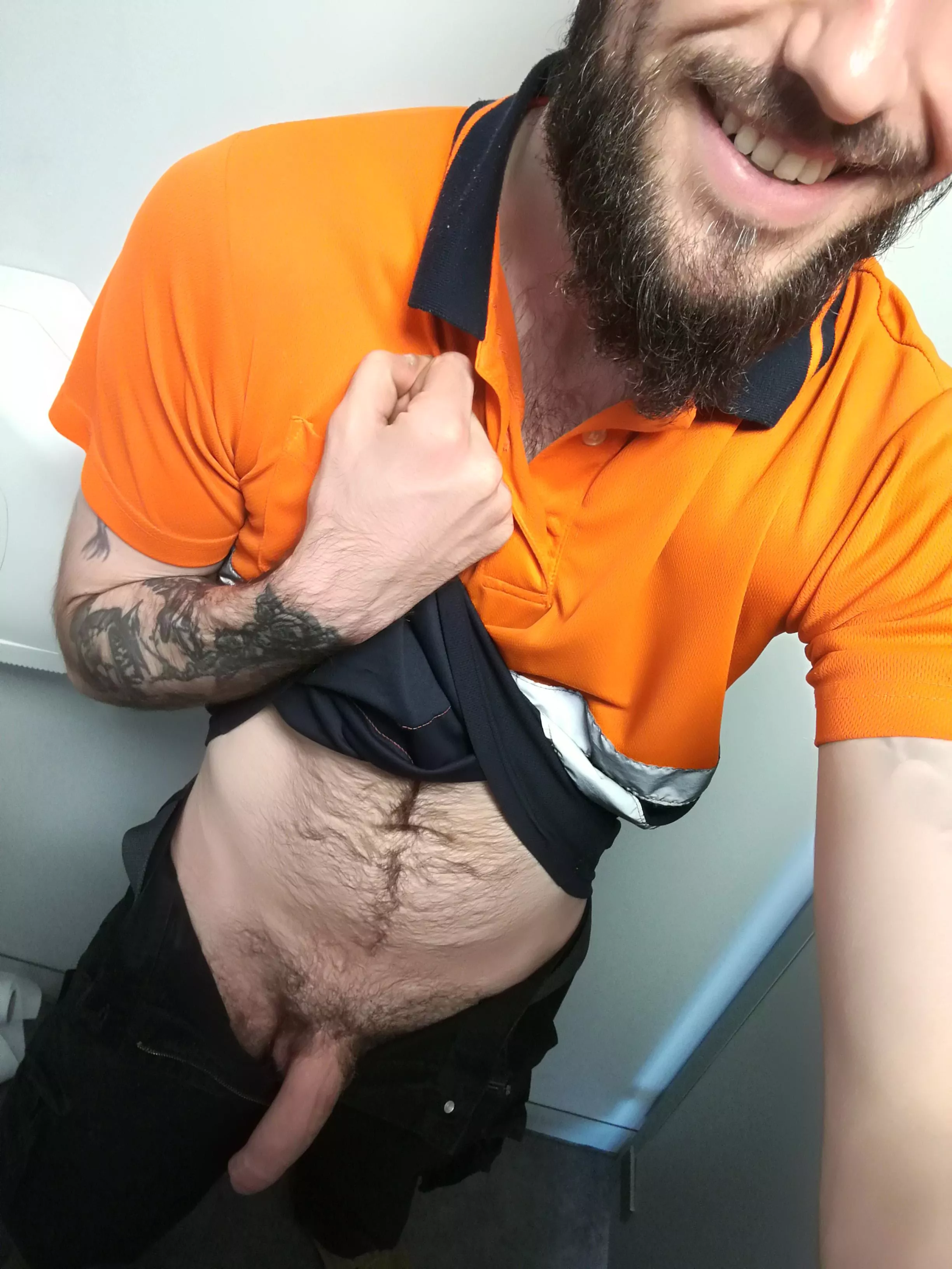 how's my beard? 🤔 26M posted by Jormungandr6717