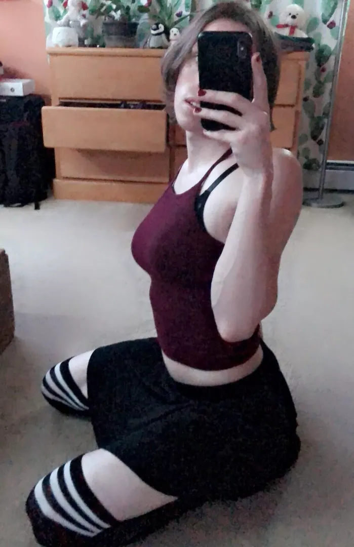 hows my form?~ posted by femcami