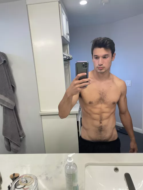 Hows the summer bod looking ? by Longjumping-Pair-816