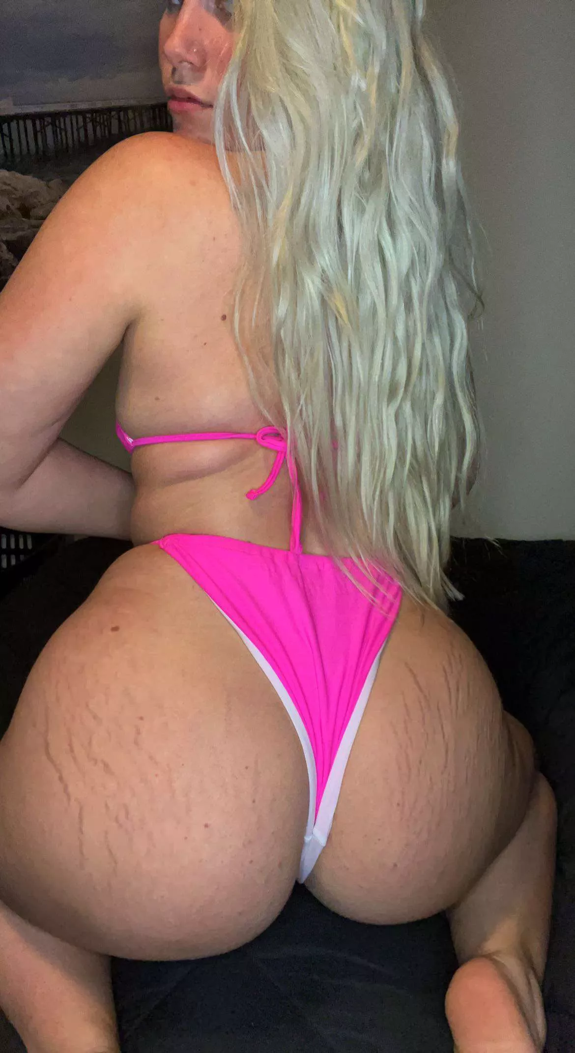 How's the view? 🤭 posted by SunshineRay_21