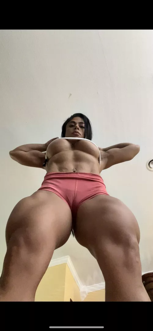 How’s the view down their by Yanetfitness