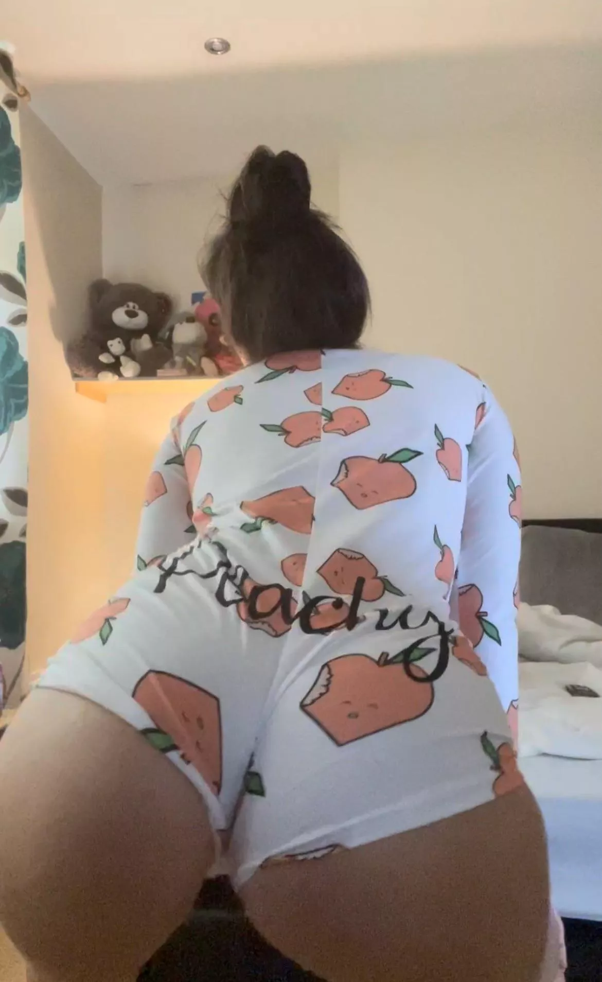 How’s this 🍑🇬🇧😜 posted by HollysHol3