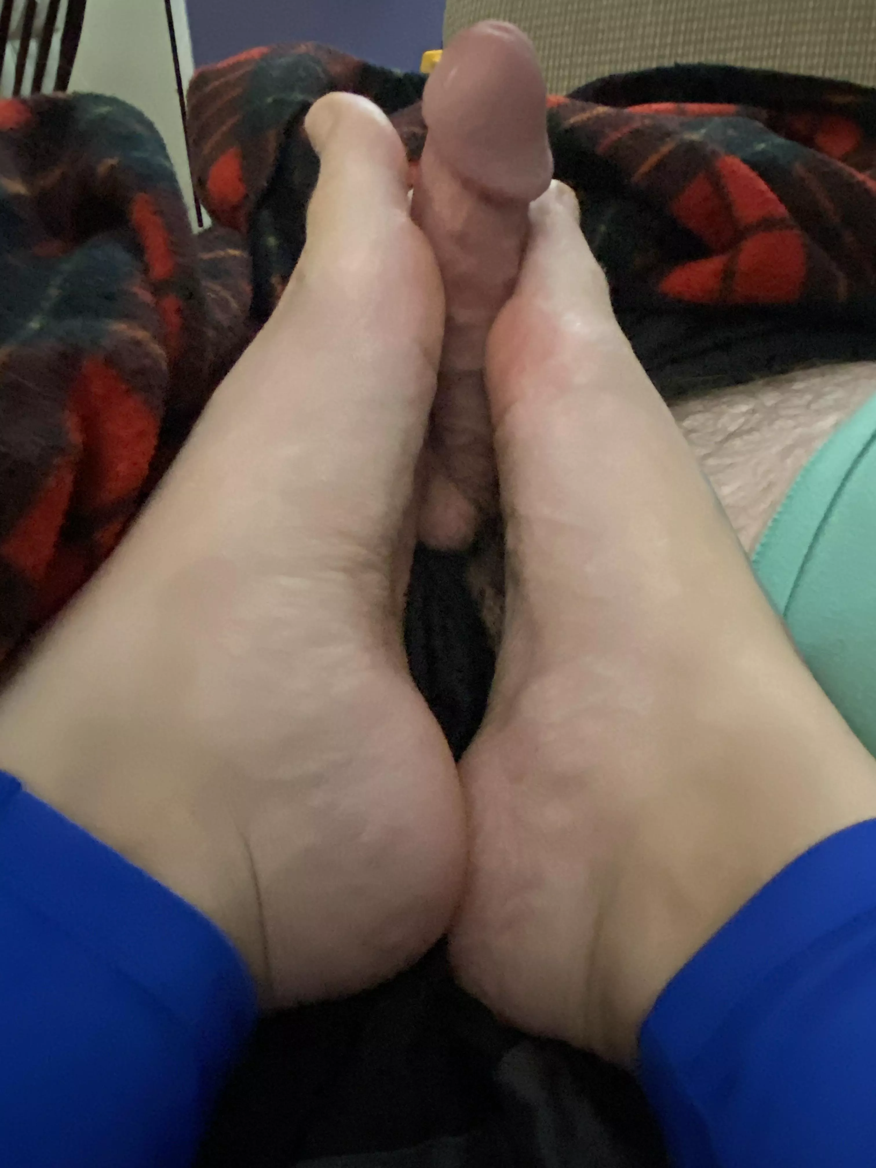 https://www.manyvids.com/Profile/1002398951/The-Sex-Closet/Store/Videos/ -Ruby Reynolds gives Scott Kingston hot footjobs with cum shots all over her soft feet and toes posted by Waste-Interaction-12