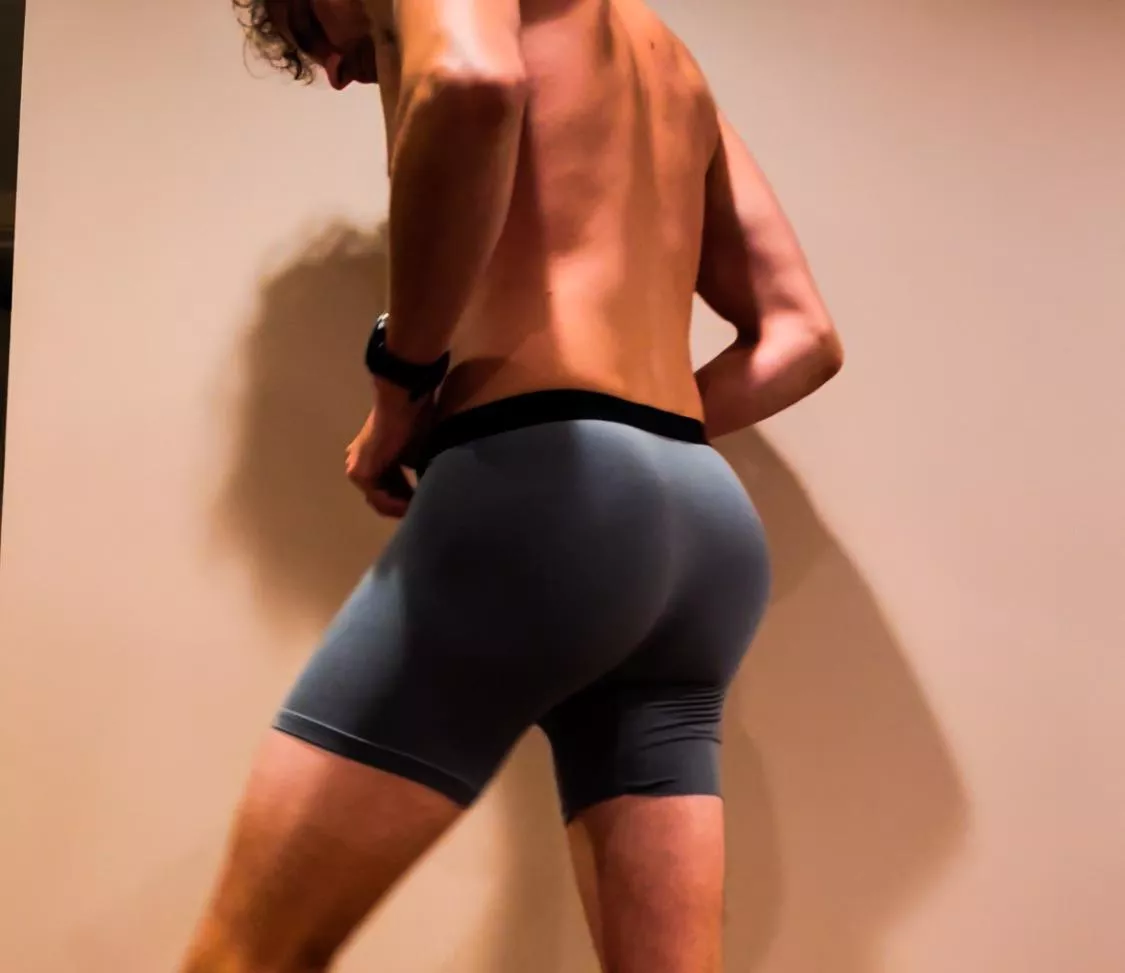 Hug the hips posted by jonnybackbone