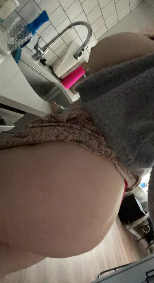 Huge boobs and a big ass too 😉 by babyraq1