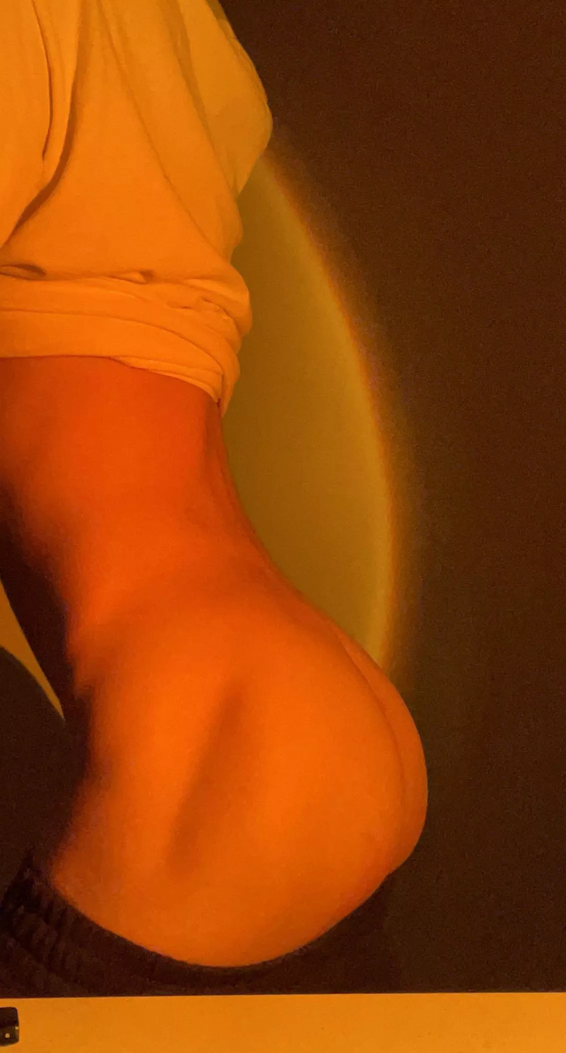 Hum hii, dm me xoxo posted by Consistent_Ad1272