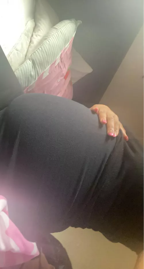 Hungry 🤤 by ApprehensiveGrab1698