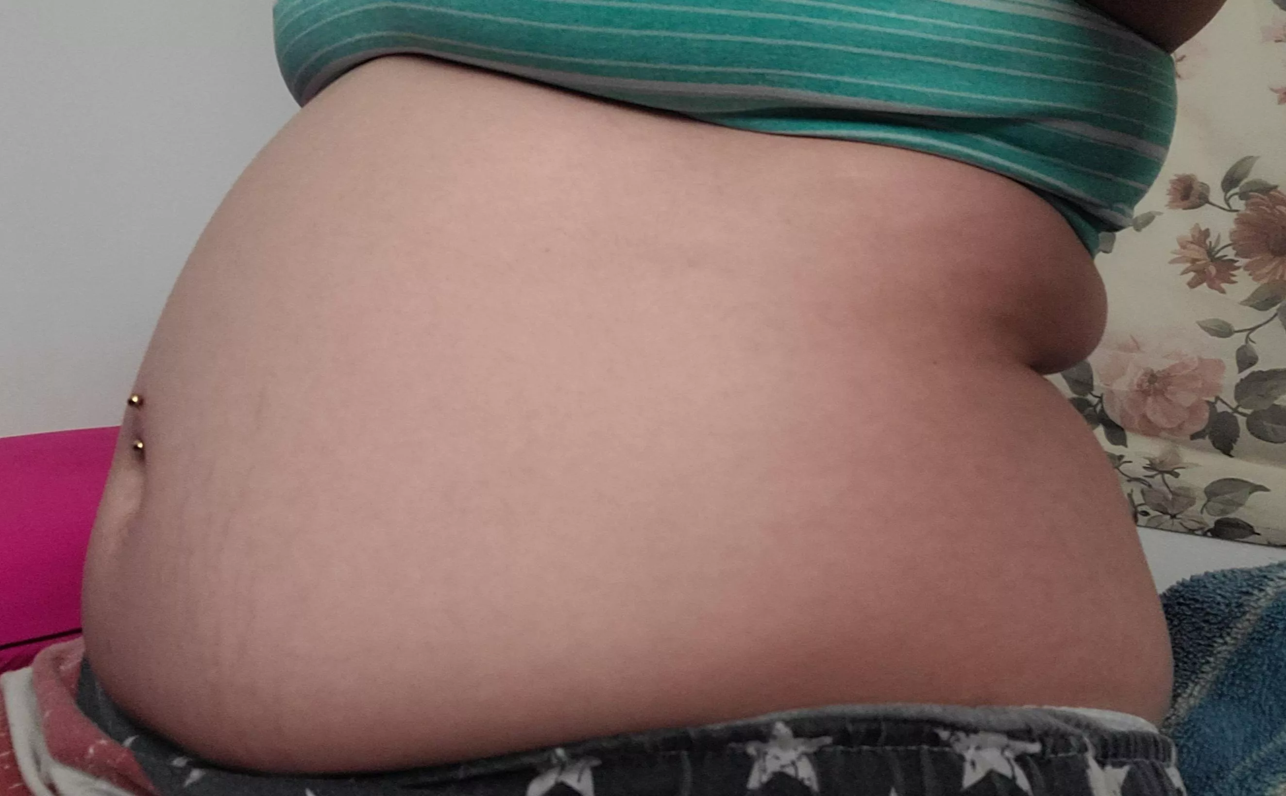 hungry posted by throwawayfeedee18