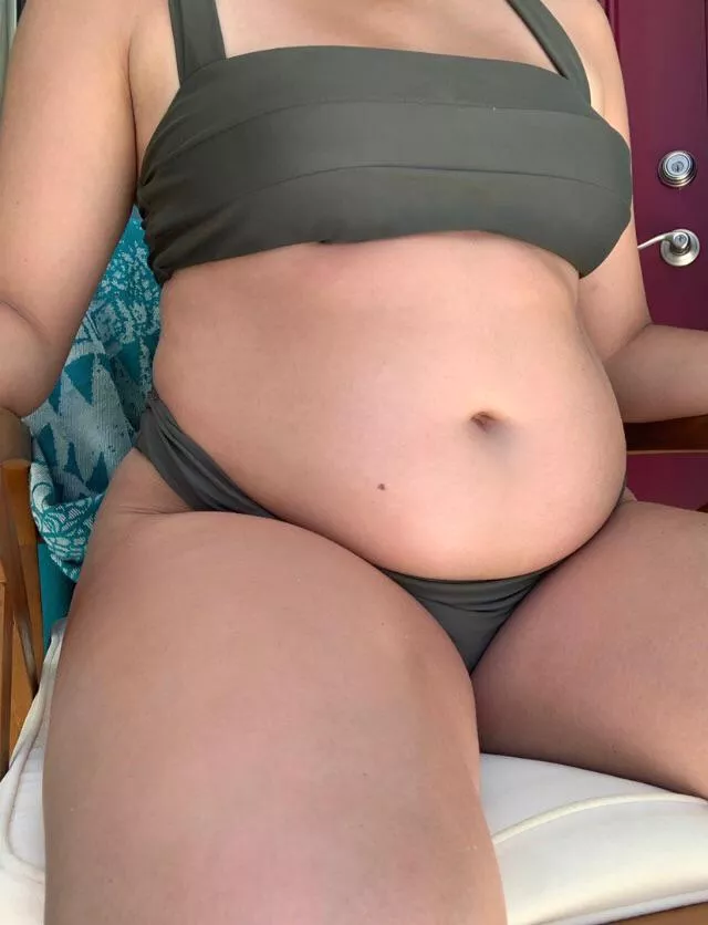 Hungry asf ,wanna have a stuffing session right now 🥰🥰🍕 posted by Stepheniepablo